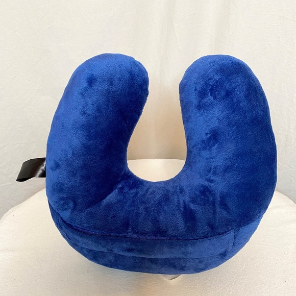 Travel Pillow - Picture 2 of 3